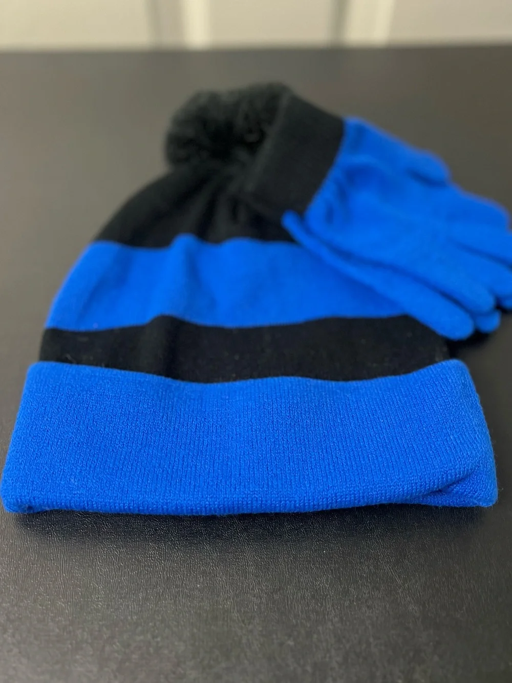 Sonic The Hedgehog Blue & Black Pom Beanie with Matching Gloves